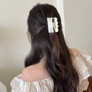 Elegant cream white wavy scalloped hair claw clip for women's half-up hairstyles