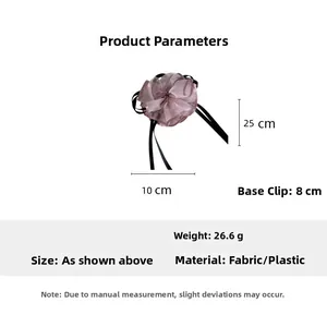 Dimensioni del prodotto per la clip per capelli a fiore in rete rosa con base da 8 cm