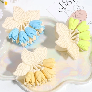 Tres pinzas para el cabello de lirio de los valles en azul, amarillo y verde floral