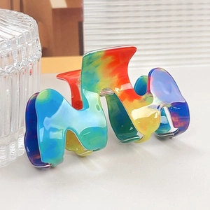 Pince à Cheveux Vive en PVC Arcobaleno Colorée Forme de Vague Marbrée Tie-Dye Pince à Cheveux Requin pour Femme Coiffage Quotidien