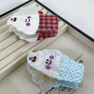 Pinces à cheveux en forme de glace, motifs à carreaux rouges et bleus et cerises