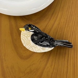 Pince à cheveux créative en forme de pie, acétate marbré noir et blanc sur bois