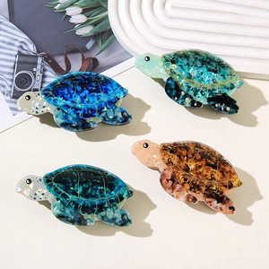 Sea Turtle Shaped PVC Hair Claw Clip Marbled Tortoiseshell Pattern Ocean Series Animal Hair Grip Accessory For Women Daily Wear