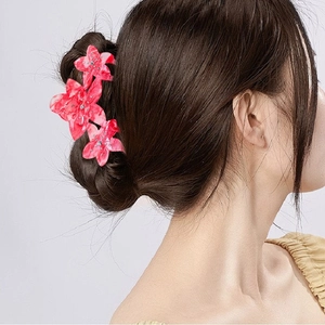 Pince à cheveux fleur rouge rose effet marbre avec strass pour coiffure élégante