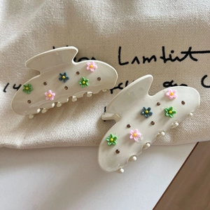 Women's Elegant Acetate Flower Hair Claw Clip Sweet Daisy Floral Rhinestone Shark Clip Handmade Korean Style Hair Accessory