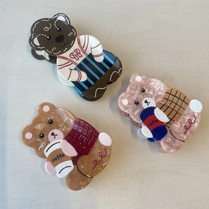 Pinces à cheveux ours mignon en acétate avec design tasse de café et motifs à carreaux
