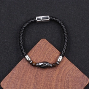 Bracelet pour hommes en cuir tressé avec pierres œil de tigre et fermoir magnétique