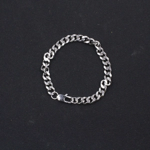 Bracelet gourmette argenté minimaliste pour hommes avec un fermoir mousqueton solide