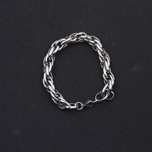 Bracelet gourmette argenté de style industriel avec fermoir mousqueton pour hommes