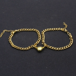 Romantic gold magnetic heart bracelets for couples with Cuban link adjustable chain