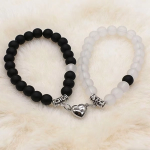 8mm Pierre Naturelle Cœur Magnétique Couple Bracelet Ensemble Turquoise Blanche Perles Bracelet Élastique Cadeau Bijoux