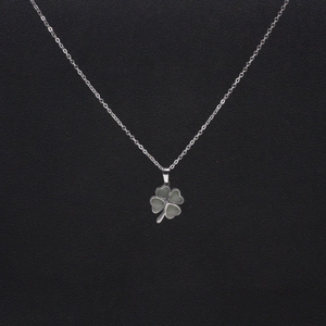 Stainless Steel Luminous Four Leaf Clover Pendant Necklace For Women Elegant Silver Glowing Heart Leaf Fashion Jewelry