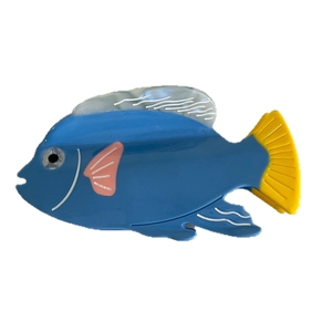 Blauer Haarklammer aus Acetat in Fischform mit bunten gelben und rosa Details