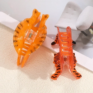 Pinces à cheveux en acétate à motif tigre avec un grand clip élégant et une forme de tigre