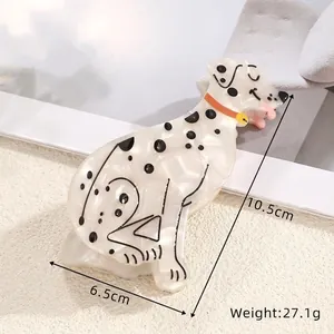 Détail de la pince à cheveux Dalmatien en acétate, longueur 10,5 cm, fini nacré