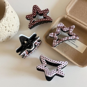 Set di 4 mollette a stella per capelli con fantasie a pois, scacchi e animalier