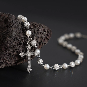 Collana da uomo con pendente a croce con diamanti e perle bianche stile hip hop di lusso