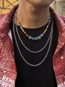 Collier Multicouche pour Homme Perles Colorées avec Pendentifs Fleurs Chaîne en Métal Argenté Bijoux Hip Hop Tendance