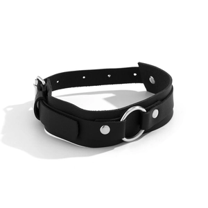 Choker punk in pelle PU nera con anello in metallo argento e fibbia regolabile