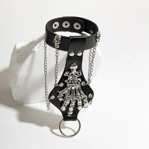 Bracelet esclave punk gothique avec main de crâne en cuir et chaîne en métal argenté