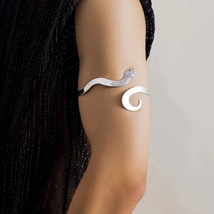 Bracciale da Braccio Regolabile a Serpente da Uomo Punk Colore Argento Strutturato Gioielli Vintage Hip Hop Accessorio