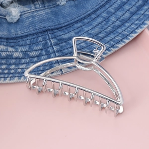 Grande molletta per capelli in metallo argentato a doppio strato con design geometrico