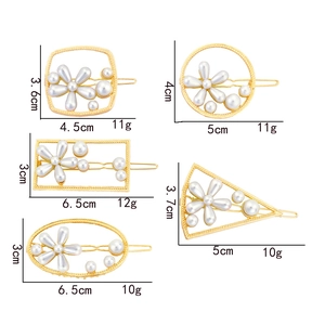 Detailed size and weight specs for geometric gold alloy hair clips with pearl inlay