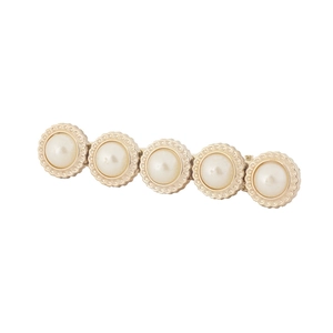 Barrette dorée élégante ornée de cinq perles blanches avec bords en métal travaillé