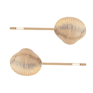 Lot de deux barrettes dorées en forme de coquillage avec finition métallique texturée