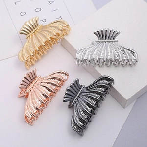 Pince à Cheveux Élégante en Alliage de Zinc Coquille Avec Texture Métallique Plissée Grande Pince pour Femme