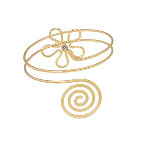 Bracelet de bras spirale doré multicouche orné d'une fleur délicate à cinq pétales et zircon