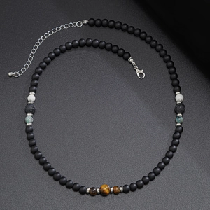 Herenketting met tijgeroog, matzwarte kralen en stijlvolle metalen accenten