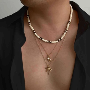 Driedelige tropische herenketting set met kokosnootboom, schelp en kraalhangers