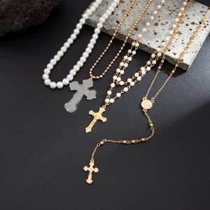 Men's religious hip hop pearl necklace set with detailed golden cross pendant