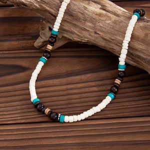 Collana boho di perle in guscio di cocco con legno e turchese per uomo e donna