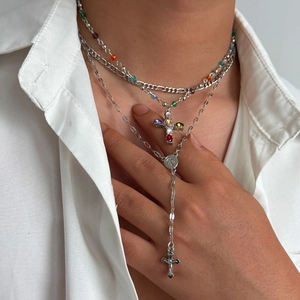 Collana a strati hip hop da uomo con perle colorate e ciondoli a forma di croce