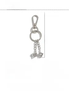 Détail du porte-clés hip hop avec pendentifs dés et dimensions sur chaîne en alliage métal