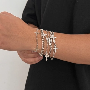 Set di bracciali hip hop da uomo in argento con ciondoli a croce e catena