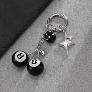 Porte-clés style hip hop avec boules de billard numéro 8 noires, dé et étoile argentée