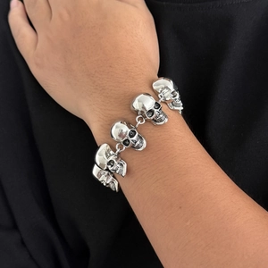 Bracelet Homme Crâne Argent Antique Vintage Punk Gothique Hip Hop Chaîne de Main en Alliage Bijou Halloween Cadeau