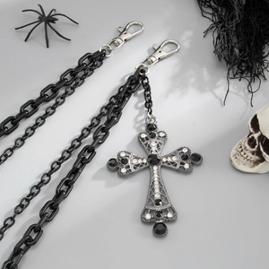 Catena da vita gotica multistrato nera con pendente a croce di strass e moschettoni