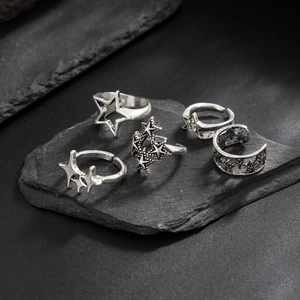 Set di 5 anelli da uomo in argento con stelle punk e design geometrici stile hip hop
