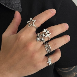 Anelli a Stella in Lega di Argento Antico Vintage per Uomo Gothic Punk Hip Hop Strass Pentagramma Cavo Gioielli da Dito