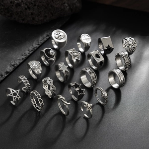 Retro Punk Skelett und Stern Ring Set für Herren in Vintage Silberoptik, 17 Stück