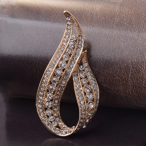Élégante broche goutte d'eau en or rose avec des strass étincelants pour femmes