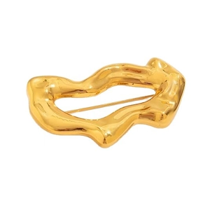 Broche tendance en métal liquide doré avec design géométrique ajouré sur fond blanc