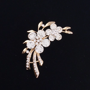 Élégante Broche Fleur en Alliage Cristal pour Femmes Plaquée Or Strass Épingle Florale pour Mariage Mariée Bijoux
