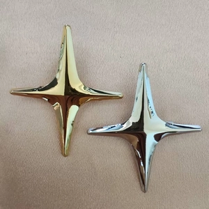 Broche Étoile à Quatre Branches Minimaliste en Alliage de Zinc pour Femmes Hommes Épingle à Revers de Costume Étoile Métallique Brillante