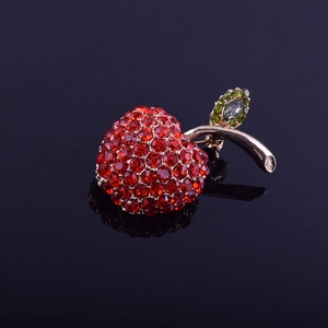 Exquise Broche Pomme en Alliage avec Zircone pour Femme Plaquée Or Pin de Fruit en Cristal Rouge Accessoire de Bijoux Mode