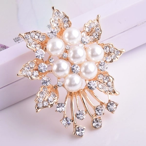 Eleganter Blumen-Perlen-Brosche mit Goldbeschichtung und Quasten für Damenmode